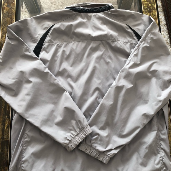NIKE Gray Windbreaker - Picture 6 of 7